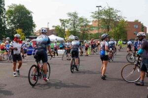 Ciclisti a una festival