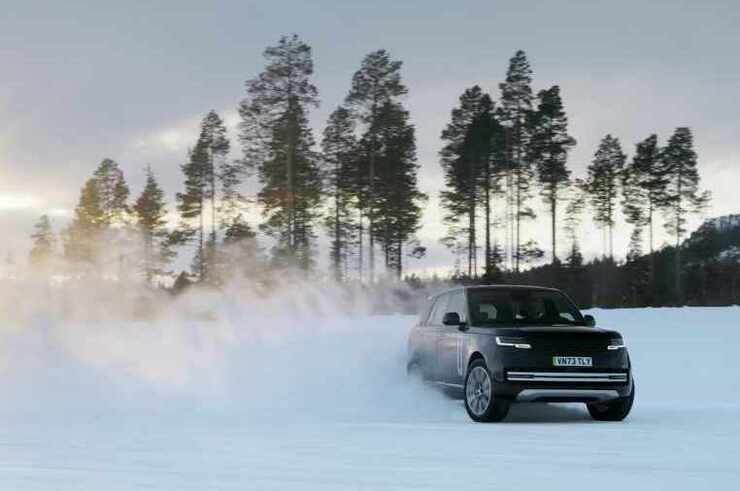 Ultimi test per la nuova Range Rover elettrica