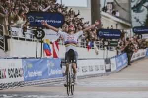 Parigi Roubaix Van der Poel