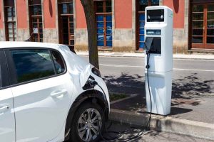 Auto elettriche, Italia fanalino di coda