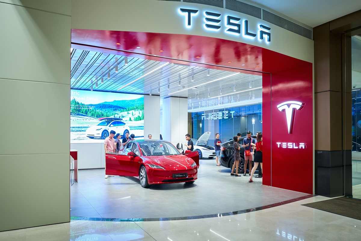 Tesla, Musk annuncia tris di novità per 2025