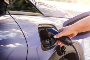 Auto elettriche in ricarica