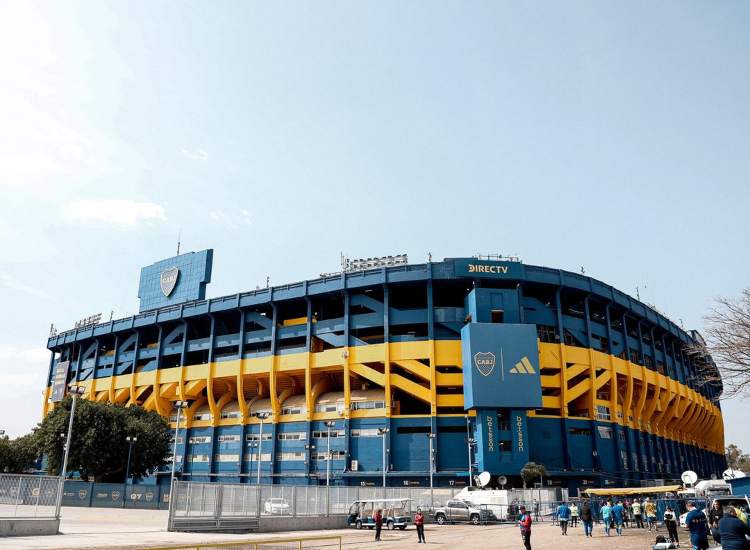 Lo stadio del Boca Juniors - fonte Lapresse - suipedali.it