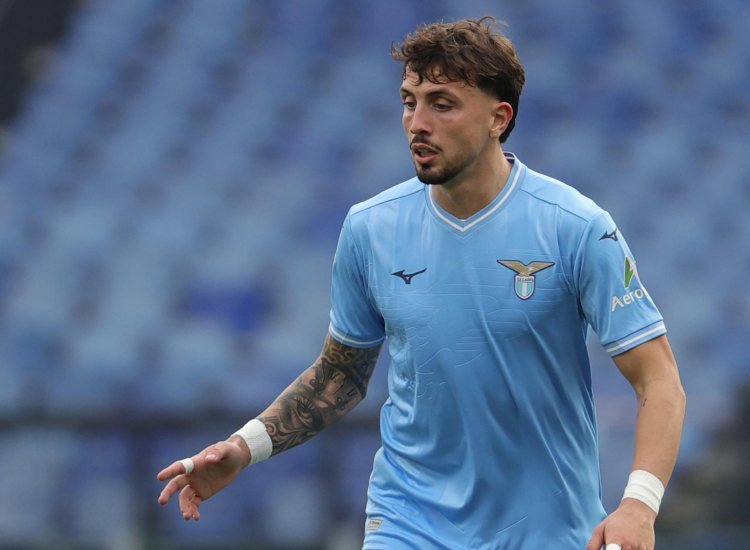 Luca Pellegrini con la maglia della Lazio - fonte Lapresse - suipedali.it