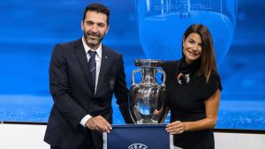 Gianluigi Buffon e Ilaria D'Amico - fonte Ansa Foto - suipedali.it