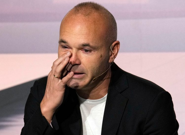 Iniesta si ritira, l'annuncio sui social - fonte Ansa Foto - suipedali.it