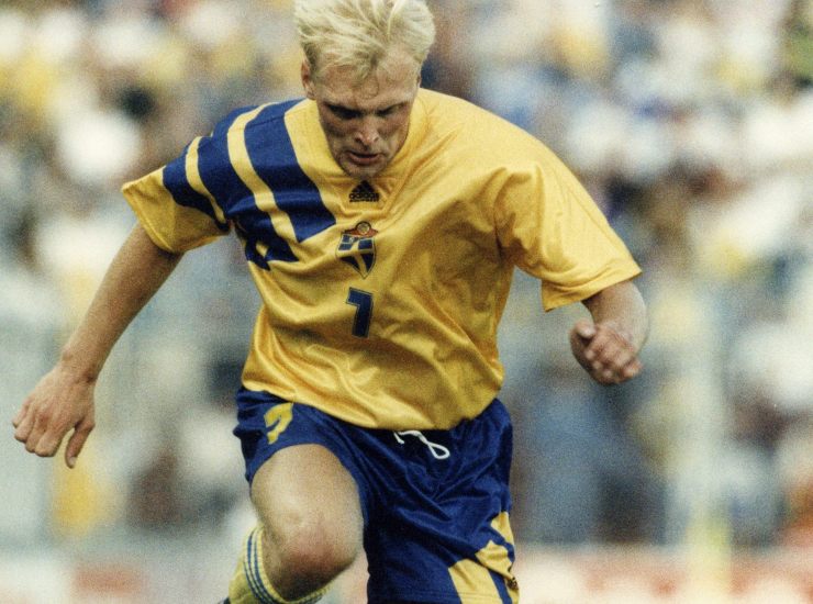 Klas Ingesson con la maglia della Nazionale - fonte Ansa Foto - suipedali.it