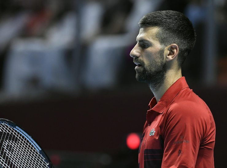 Djokovic durante il Six Kings Slam - fonte Ansa Foto - suipedali.it