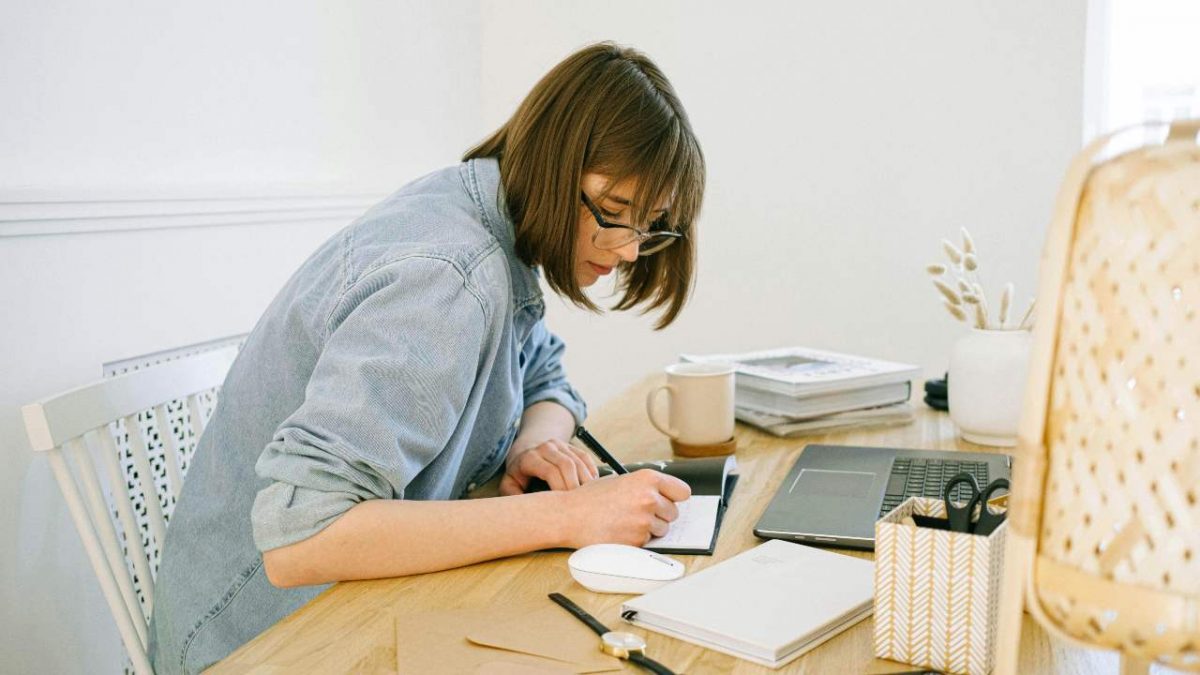 Cerchi lavoro ma non hai la laurea - fonte Pexels - suipedali.it