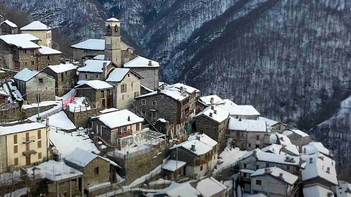 Il borgo più irraggiungibile d'Italia - fonte YouTube VareseNews - suipedali.it