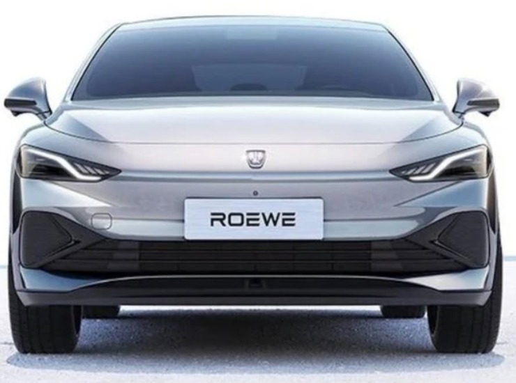 La parte frontale della Roewe D7 DMH - fonte Instagram - suipedali.it